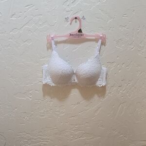 NWOT-Juicy Couture White Push-up Lace Bra with Underwire